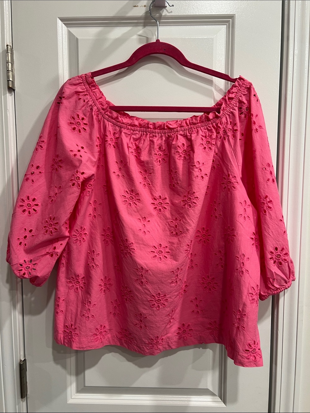 crown & ivy Pink Eyelet Off-Shoulder Peasant top